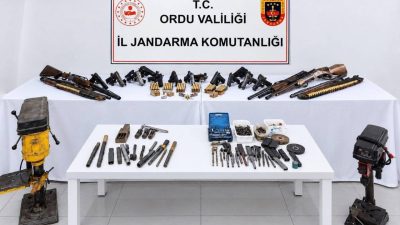 Ordu’nun Ulubey ilçesinde silah ve mühimmat kaçakçılığına yönelik düzenlenen operasyonda
