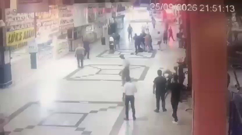 Adana Otogarı’nda kendisinden aldığı bileti iptal etmek isteyen vatandaşı darbeden