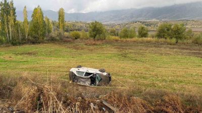 Malatya’nın Doğanşehir ilçesinde kontrolden çıkan otomobilin şarampole devrilmesi sonucu meydana