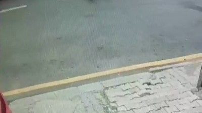 Adıyaman’ın Kahta ilçesinde yolun karşısına geçmek isteyen 13 yaşındaki öğrenci,