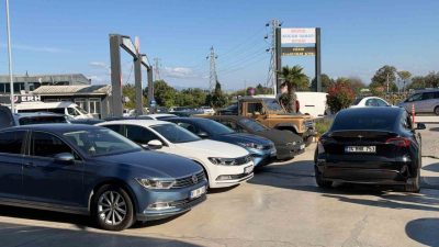 DÜZCE (İHA) – Düzce’de otomotiv piyasasını değerlendiren galerici İhsan Açıkgöz,
