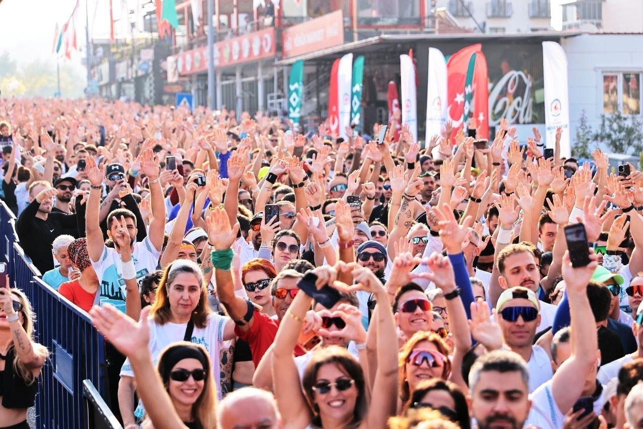 Denizli Büyükşehir Belediyesi’nin ev sahipliğinde, Cumhuriyetimizin 103. yıl dönümü coşkusuyla