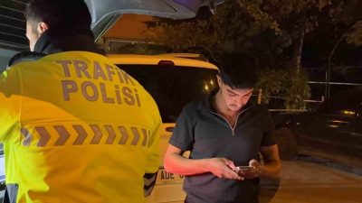 Kayseri’nin Melikgazi ilçesinde polis ekiplerinin ‘dur’ ihtarına uymayarak üzerlerine araç