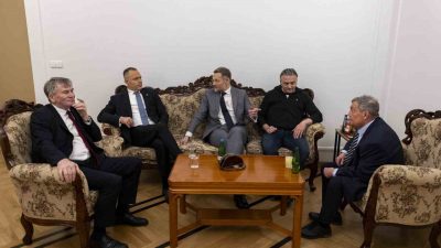 Anayasa Mahkemesi Başkanı Bogdan Swieczkowski ve Yardımcısı Bartlomiej Sochanski’nin açığa