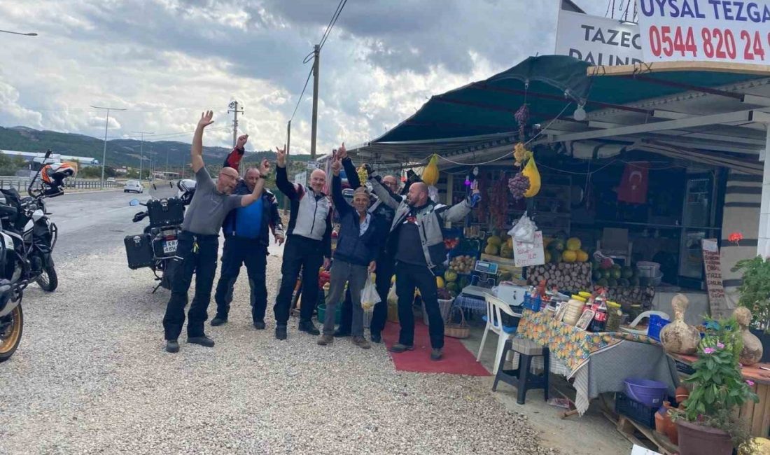 Manisa’nın Sarıgöl ilçesinde Sarıgöl-Buldan karayolu üzerinde bahçesinden toplattığı yerli ürünleri