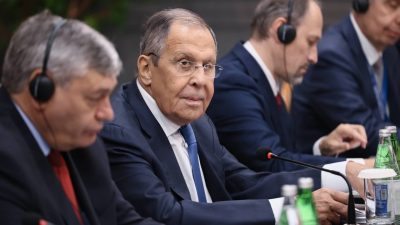 Rusya Dışişleri Bakanı Sergey Lavrov, Azerbaycan’ın başkenti Bakü’de Asya’da İşbirliği