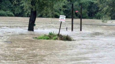 Bartın’da etkili olan sağanak yağış, Bartın Irmağı’ndaki su seviyesini yükseltti.
