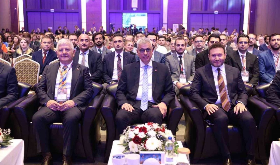 Sağlık Bakanı Kemal Memişoğlu, 6. Uluslararası Acil Tıp Kongresi’nin açılışında
