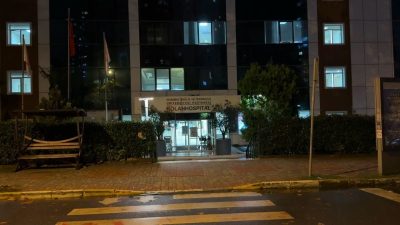 Beylikdüzü’ndeki bir mekanda sahne alan şarkıcı Hakkı Bulut fenalaşarak hastaneye