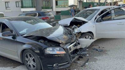 Samsun’da iki otomobilin çarpıştığı trafik kazasında 6 yaşındaki çocuğun da