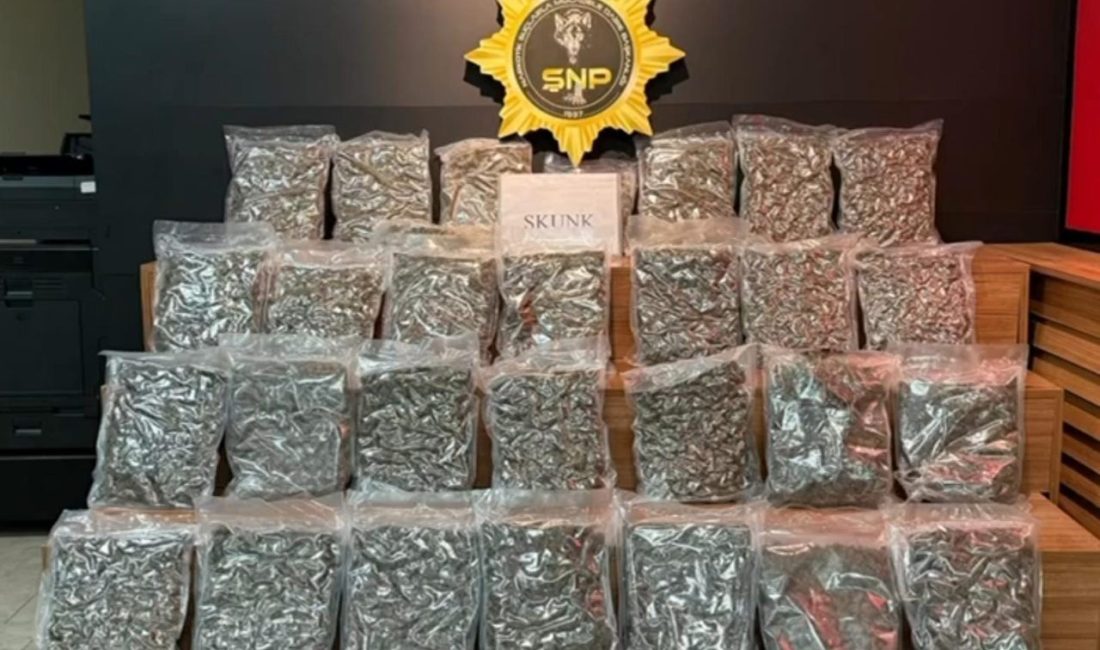 Şanlıurfa’da polis ekiplerince durdurulan yolcu otobüsünde yapılan aramada, 16 kilo