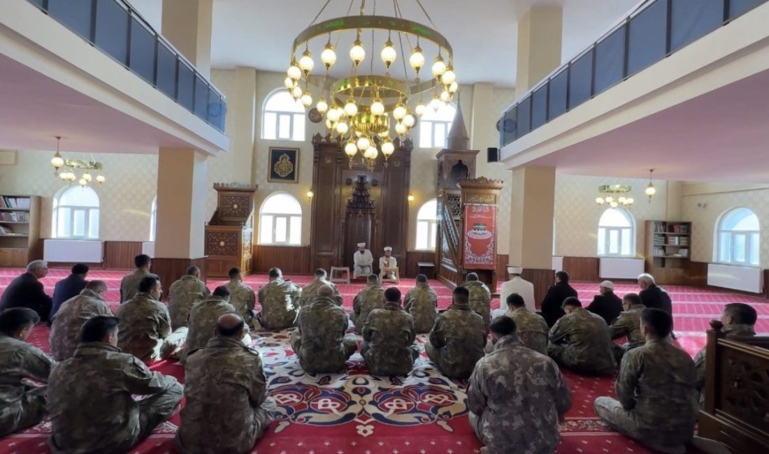 Iğdır’ın Aralık ilçesindeki Şehit Bülent Aydın Karakolu bölgesinde devriye görevi