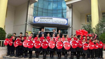 Şehitkamil Empati İlkokulu, Türkiye Cumhuriyeti’nin kuruluşunun 103. yıl dönümünü minik