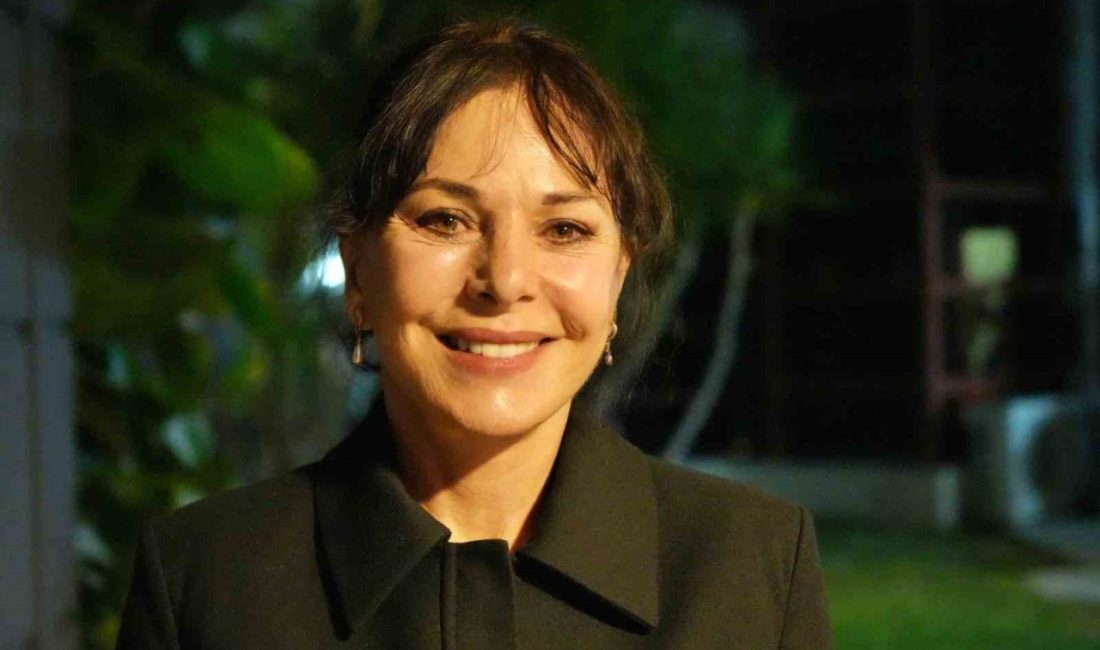 Uluslararası Antalya Altın Portakal Film Festivali’ne katılan ünlü oyuncu Şenay