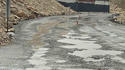 Eskişehir’de adeta köstebek yuvasına dönen Seyitgazi-Kırka bağlantı yolunun onarılması talep