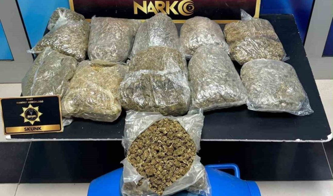 Siirt’te düzenlenen operasyonda 5 kilo 700 gram skunk maddesi ele