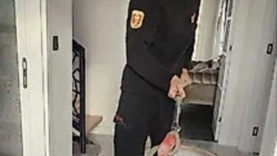 Siirt’te bir eve giren yaklaşık 1 buçuk metre uzunluğundaki yılan,