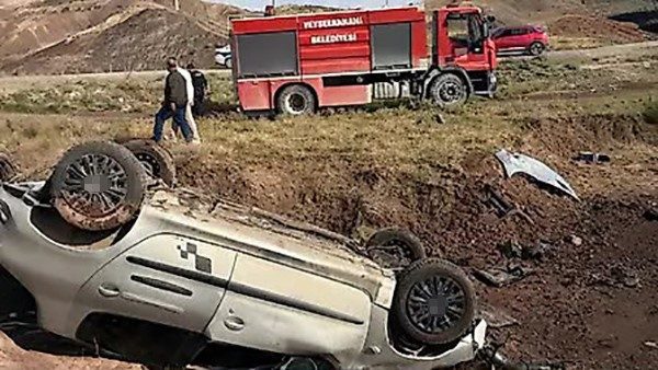 Siirt’in Baykan ilçesinde otomobilin takla atması sonucu aynı aileden 5