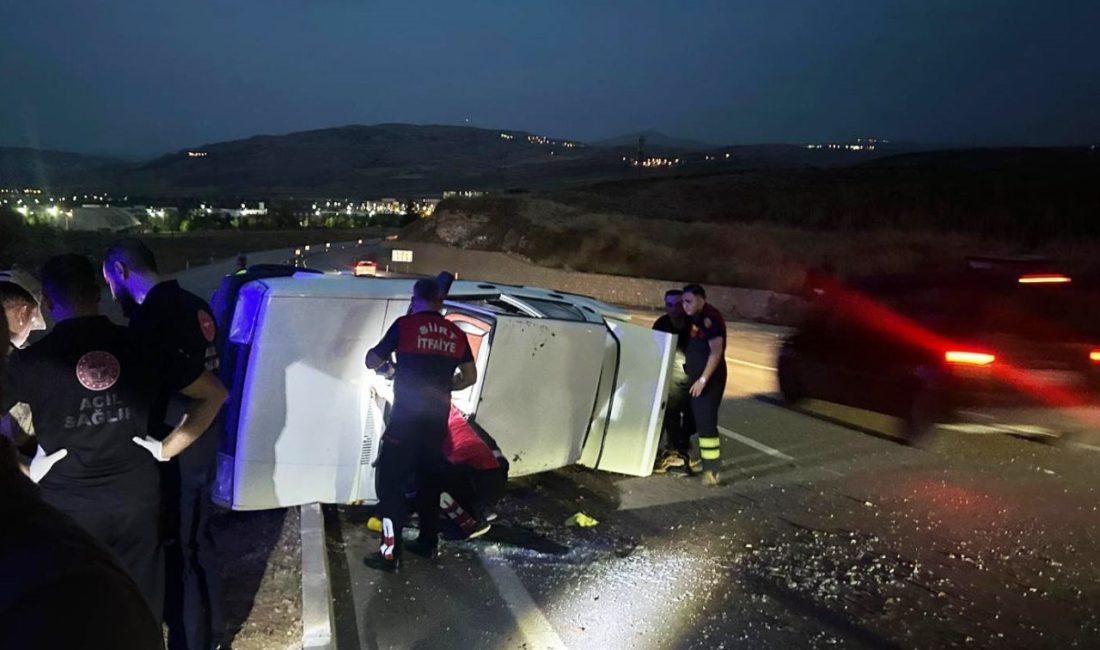 Siirt’te sürücüsünün direksiyon hakimiyetini kaybettiği otomobilin yan yatması sonucu 2