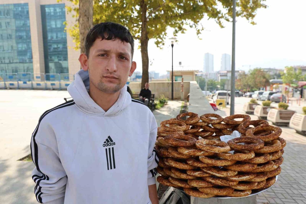 Elazığ’da simit tezgahına “Simit 20 TL ücreti poşete bırak, sınava