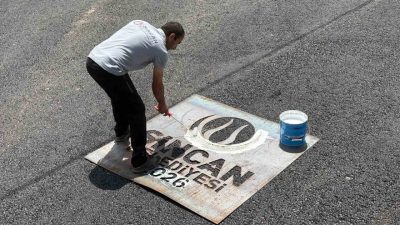 Sincan Belediyesi, ilçenin dört bir yanında sürdürdüğü asfalt çalışmalarıyla yolları