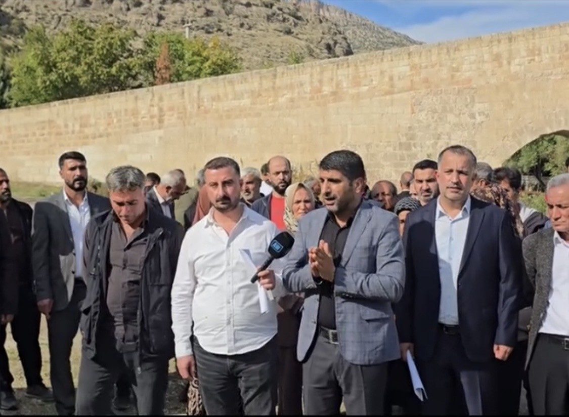 Diyarbakır’ın Çermik ilçesinde bulunan Sinek Çayına ilçenin 8 ayrı noktasından