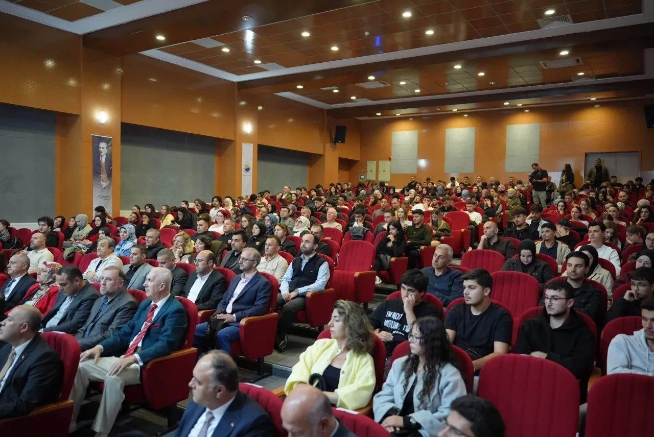 Sinop’ta Cumhuriyet’in kuruluşunun 103. yıl dönümü etkinlikleri kapsamında, “Devlet Geleneğinden