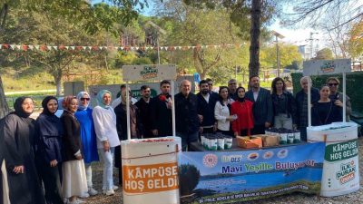 Sinop’ta ÜNİAK tarafından Nisi Göleti’nde düzenlenen etkinlikte üniversite öğrencileri, müzik