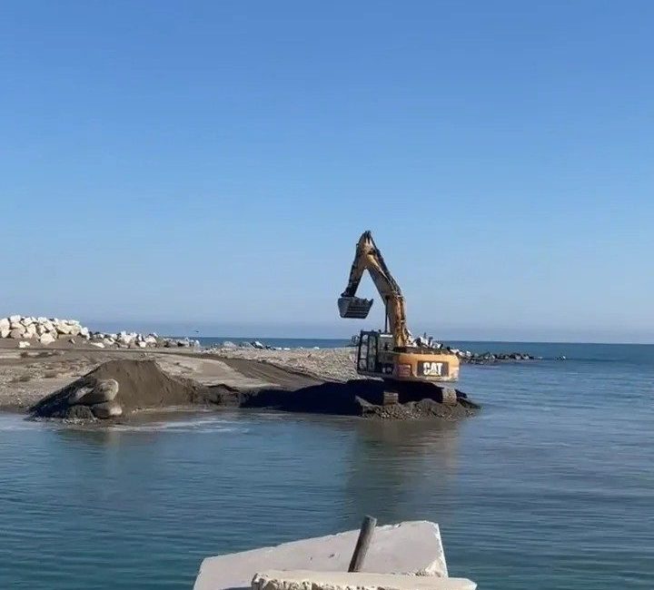 Sinop’ta olumsuz hava şartları ve yüksek deniz dalgaları nedeniyle zarar