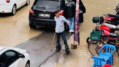 Şırnak’ın Cizre ilçesinde sağanak yağış nedeni ile hayat durma noktasına