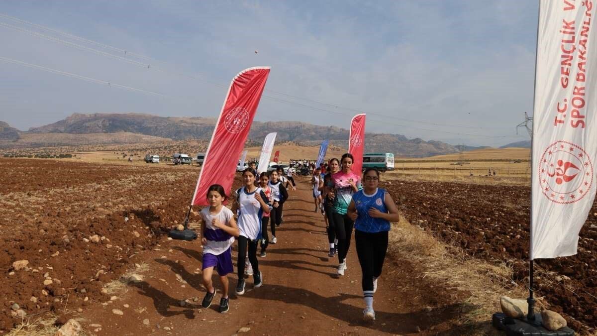 Şırnak’ın Silopi ilçesi, geleceğin şampiyon atletlerini belirleyecek dev bir organizasyona