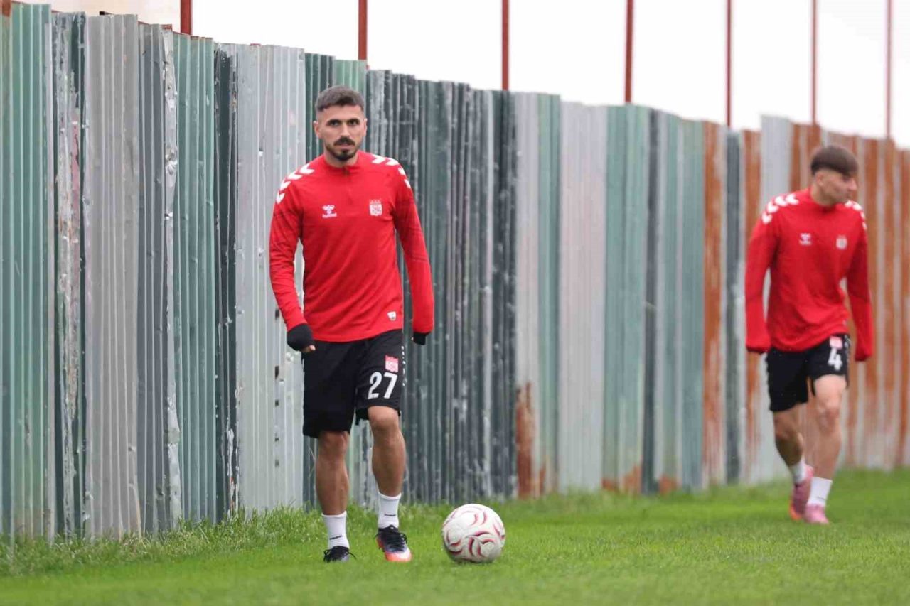 Sivasspor, Trendyol 1. Lig’in 12. haftasında deplasmanda Ümraniyespor ile oynayacağı