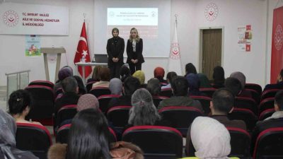 Bayburt Aile ve Sosyal Hizmetler İl Müdürlüğü personeline, ’Psikolojik İlk