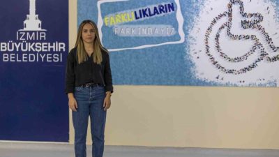 İzmir Büyükşehir Belediyesi Limontepe Farkındalık Merkezi’nde çalışan işitme engelli personel
