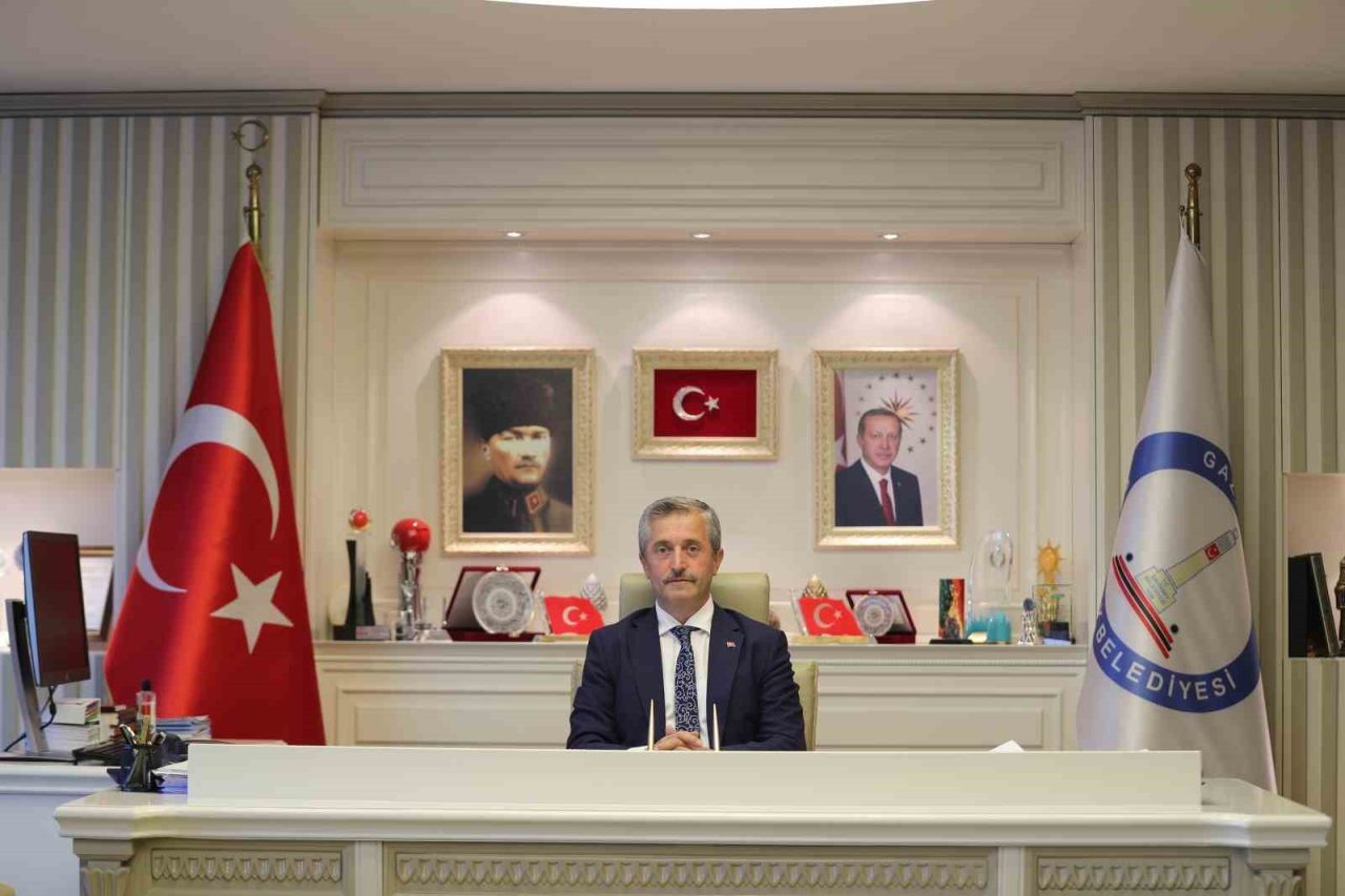 Şahinbey Belediye Başkanı Mehmet Tahmazoğlu, Cumhuriyet Bayramı’nın 103. Yıl dönümünü