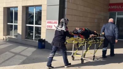 Kütahya’nın Tavşanlı ilçesinde iki otomobilin çarpışması sonucu meydana gelen trafik