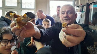 Kütahya’nın Tavşanlı ilçesinde Ressam Abdullah Taktak Ortaokulu öğrencileri, doğal taş