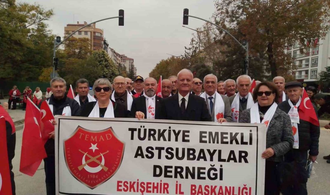 Eskişehir’de Türkiye Emekli Astsubaylar Derneği (TEMAD) üyeleri, 29 Ekim Cumhuriyet