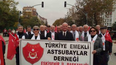 Eskişehir’de Türkiye Emekli Astsubaylar Derneği (TEMAD) üyeleri, 29 Ekim Cumhuriyet