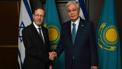 Kazakistan Cumhurbaşkanı Kasım Cömert Tokayev, Azerbaycan’ın başkenti Bakü’de İsrail Cumhurbaşkanı