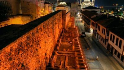 Trabzon’un Ortahisar ilçesi Pazarkapı Mahallesi’ndeki tarihi kale surlarının restorasyonu, çevre