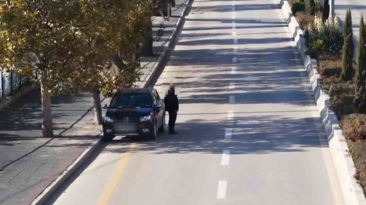 Kırıkkale’de trafik denetimini fark edince aracını park edip hiçbir şey