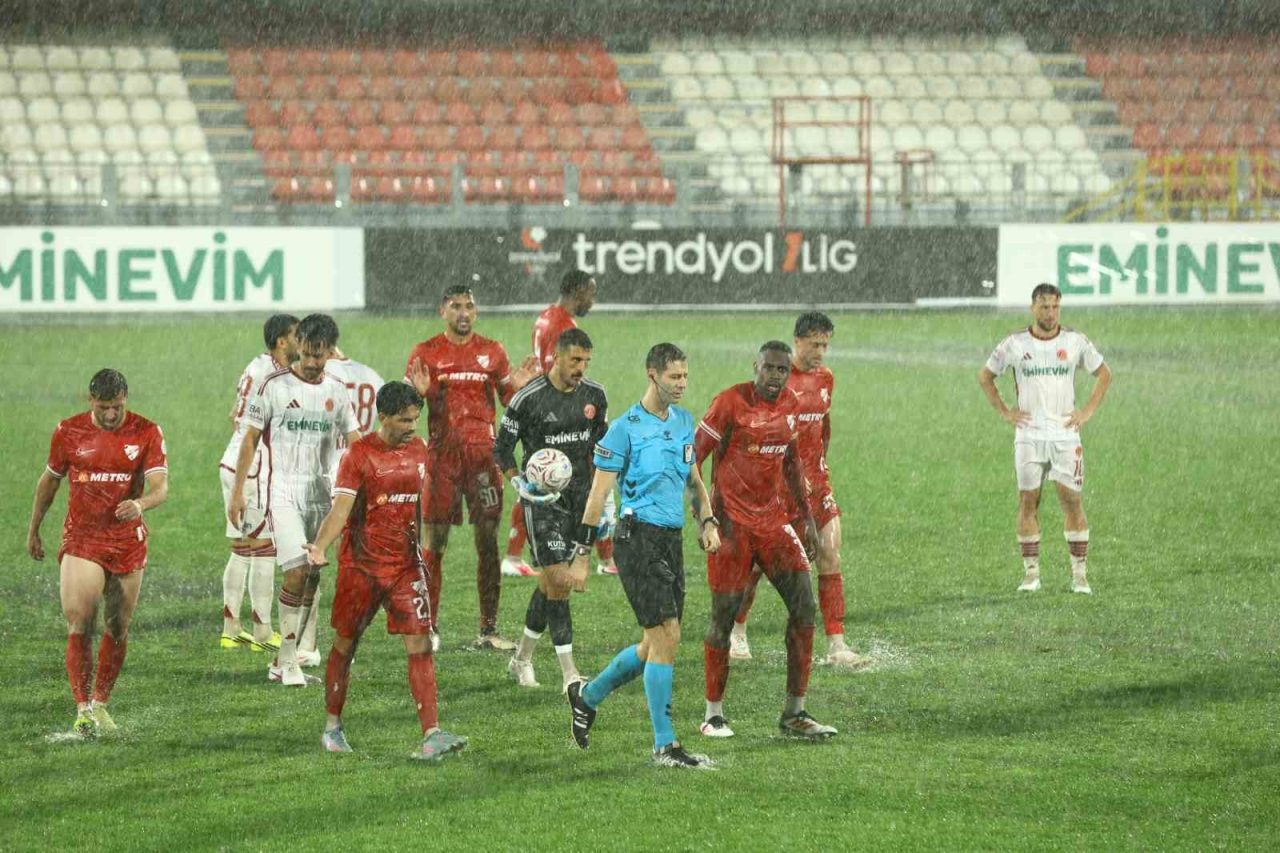 Trendyol Süper Lig’in 10. haftasında oynanan Ümraniyespor – Boluspor müsabakasında