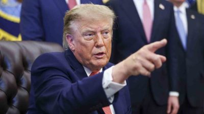 ABD Başkanı Donald Trump, NBA yıldızı LeBron James’in bir maçta