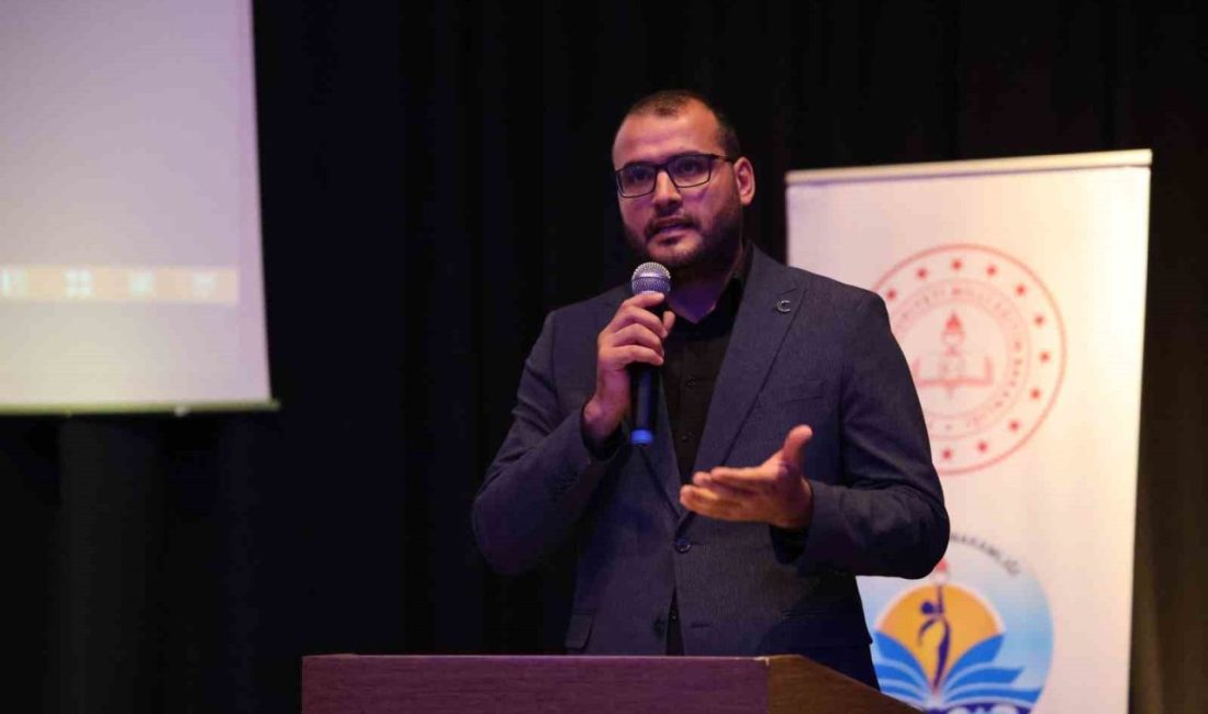 Türkiye Yeşilay Cemiyeti Adana Şube Başkanı Doktor Yunus Emre Yıldırım,