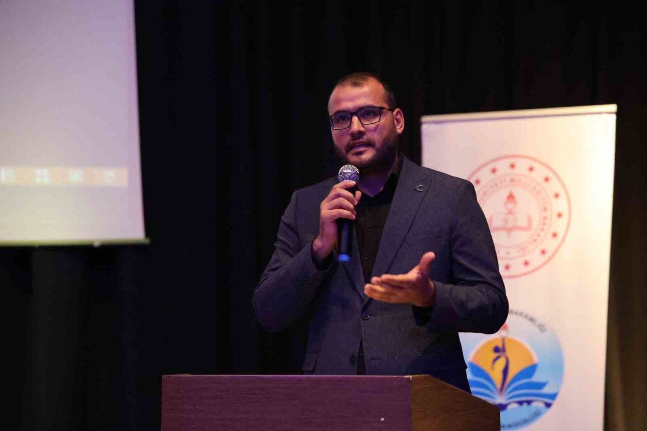 Türkiye Yeşilay Cemiyeti Adana Şube Başkanı Doktor Yunus Emre Yıldırım,