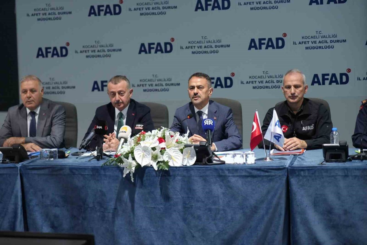Kocaeli’de sağanak yağışın yol açtığı sel, su baskını ve heyelanlara