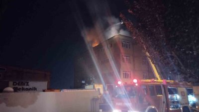 Tuzla’da gece saatlerinde bir ayakkabı fabrikasında yangın çıktı. Çok sayıda