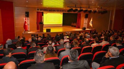 Vali Serdar Kartal başkanlığında düzenlenen toplantıda, yeni eğitim öğretim döneminde
