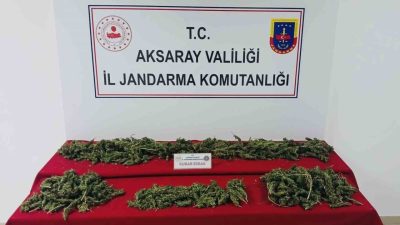 Aksaray’da jandarma ekiplerinin uyuşturucu tacirlerine yönelik gerçekleştirdiği operasyonlarda çeşitli uyuşturucu
